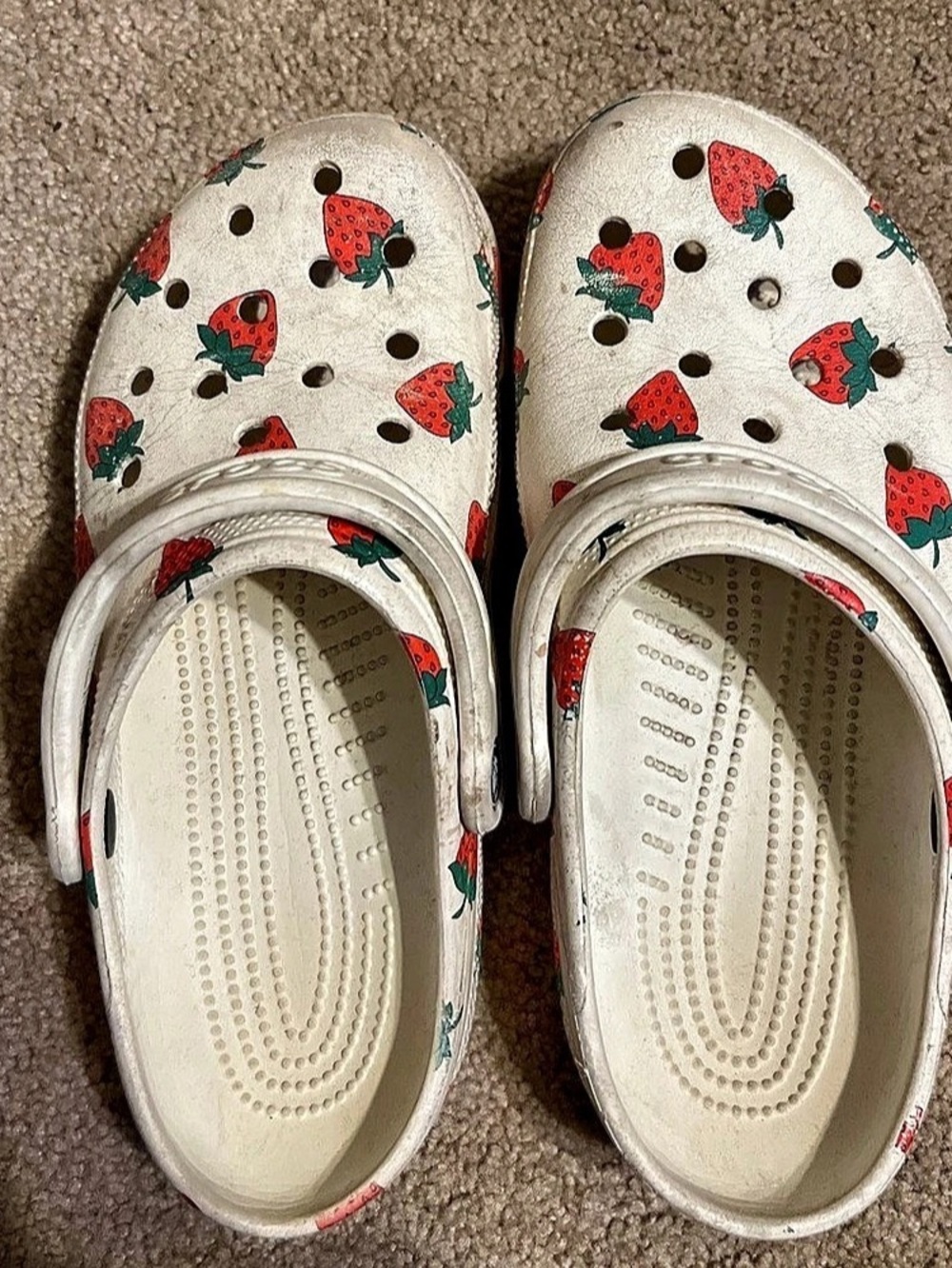 Crocs Classic Fresh Fruits Clog Strawberry White & Red Girls 9